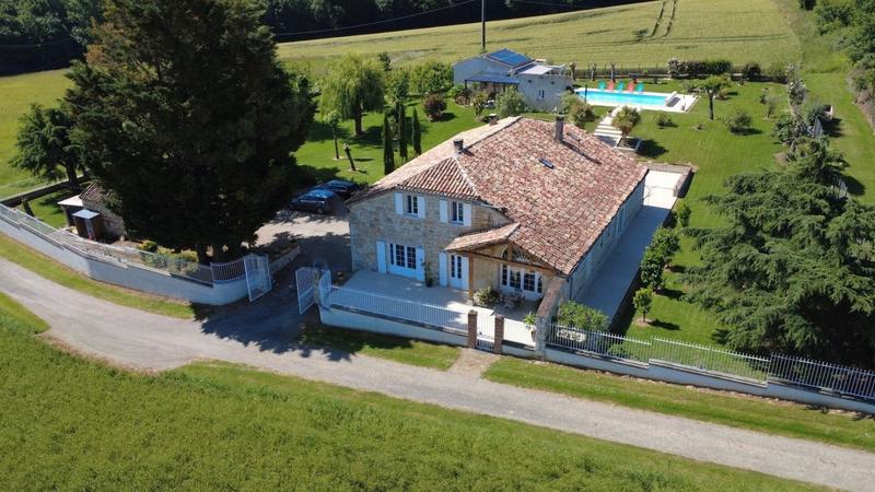 Maison de maîtres - 260 m² - 8 pièces