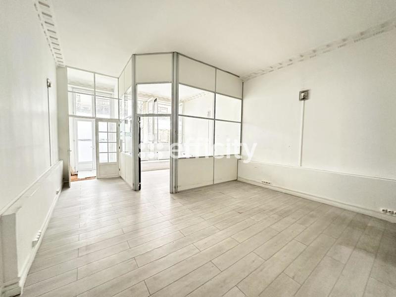 Bureau - 46 m² - 1 pièce