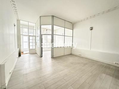 Bureau - 46 m² - 1 pièce