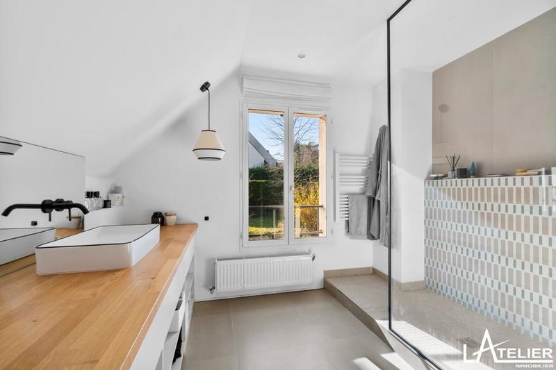 Maison - 167 m² - 7 pièces