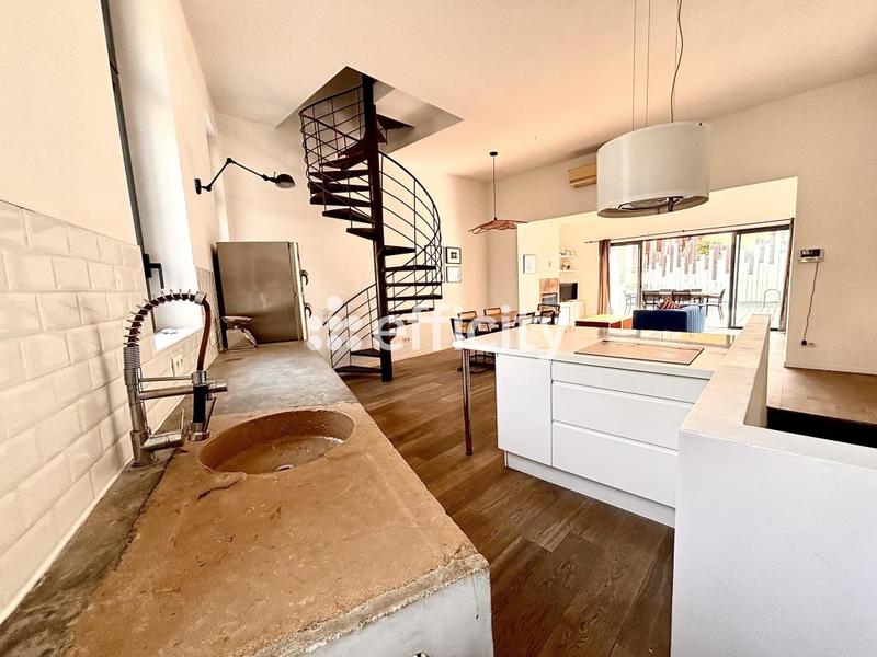 Maison - 170 m² - 7 pièces