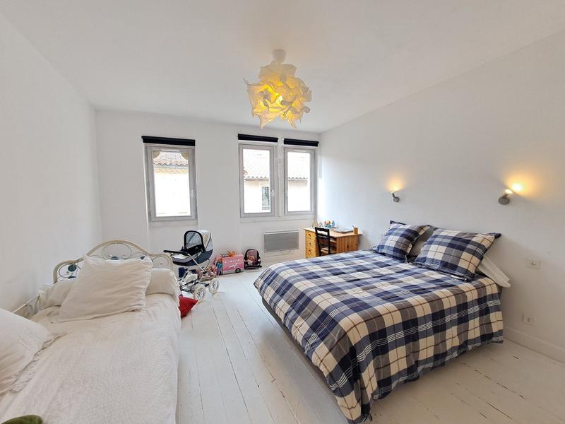 Maison - 230 m² - 6 pièces