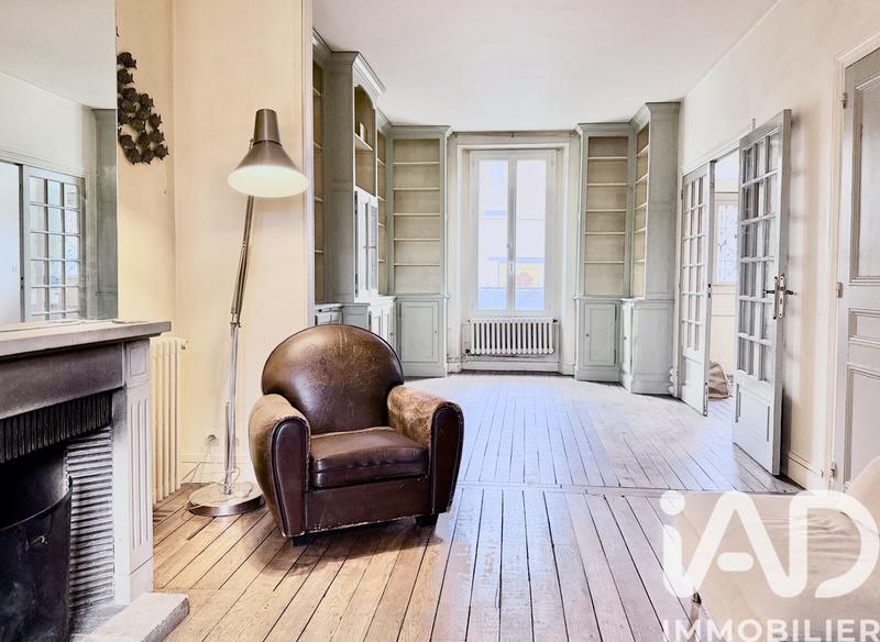 Maison - 317 m² - 9 pièces