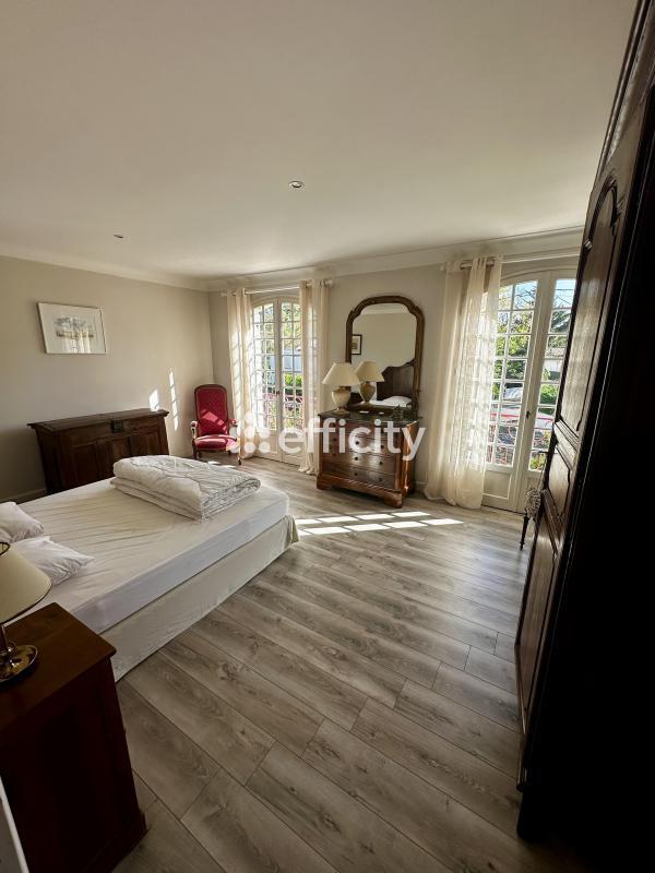 Villa - 330 m² - 7 pièces