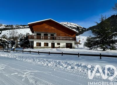 Châlet - 227 m² - 8 pièces