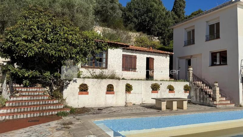 Villa - 597 m² - 11 pièces