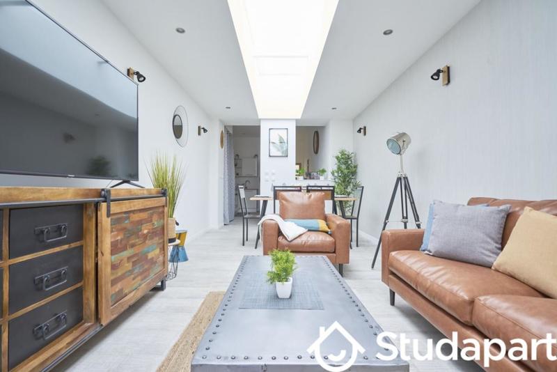 Chambre - 12 m² - 1 pièce