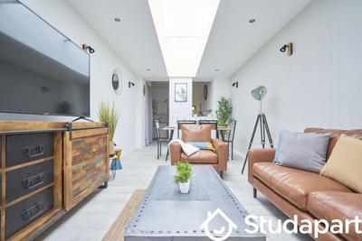 Chambre - 12 m² - 1 pièce