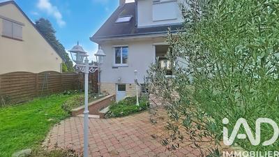 Maison - 95 m² - 4 pièces