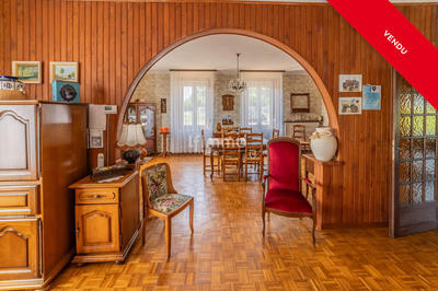 Maison - 268 m² - 9 pièces