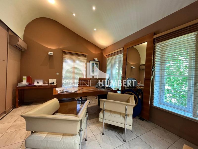 Appartement - 120 m² - 5 pièces