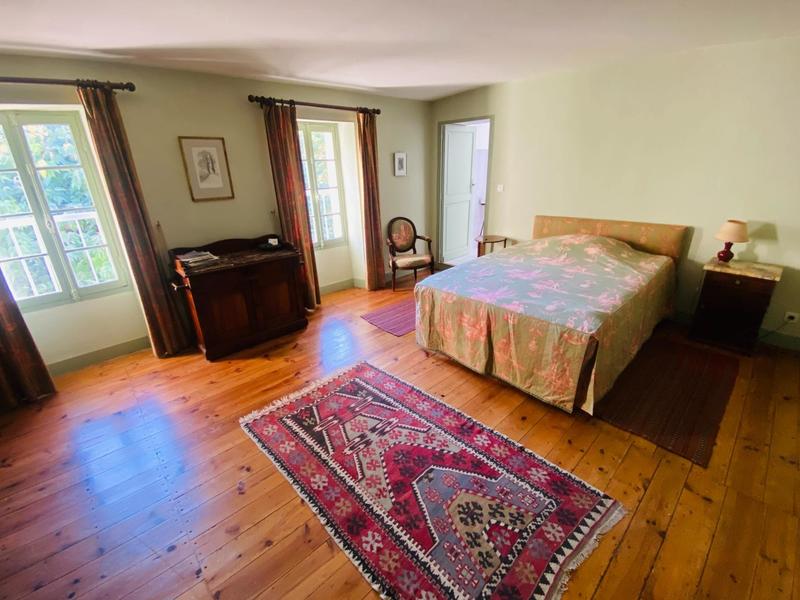 Maison de maîtres - 400 m² - 14 pièces