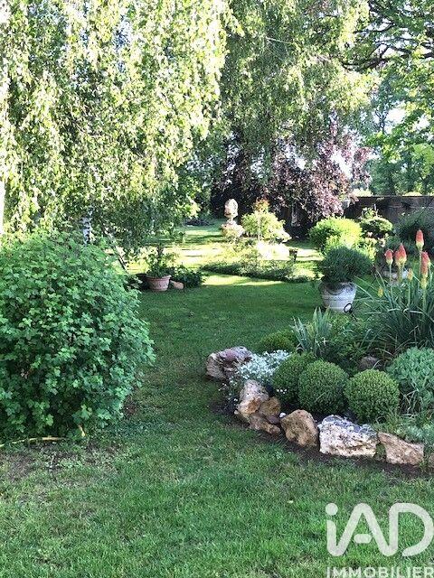 Maison - 243 m² - 8 pièces