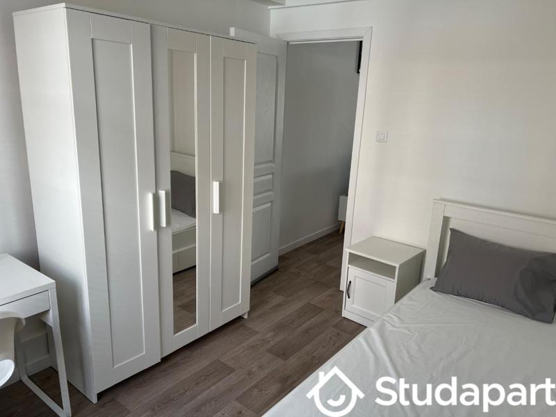 Chambre - 9 m² - 1 pièce