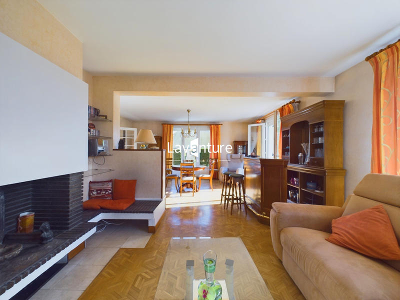 Maison traditionnelle - 145 m² - 7 pièces