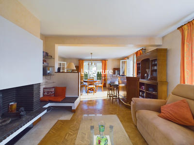 Maison traditionnelle - 145 m² - 7 pièces