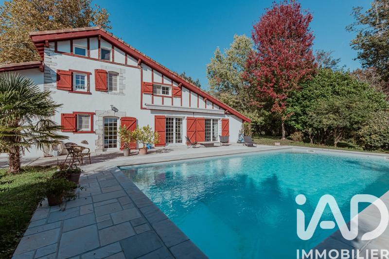 Maison - 229 m² - 6 pièces