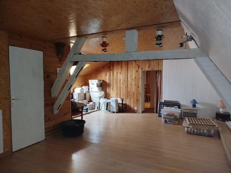 Maison - 215 m² - 6 pièces