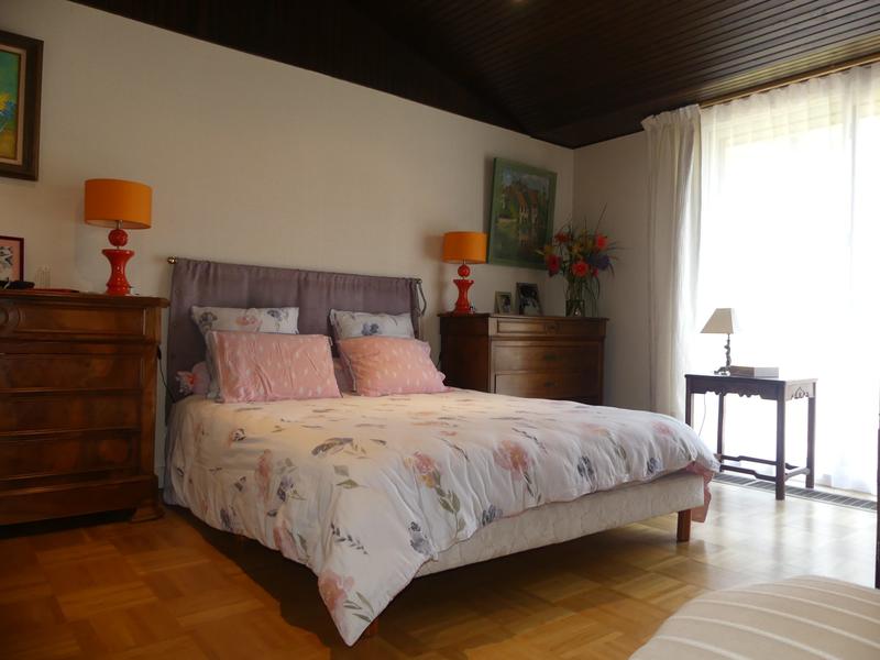 Maison - 220 m² - 9 pièces