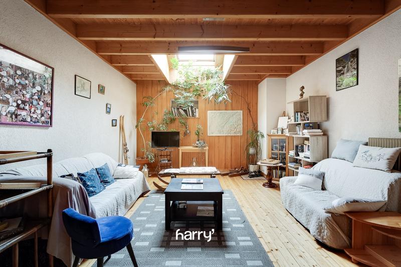 Maison - 548 m² - 13 pièces