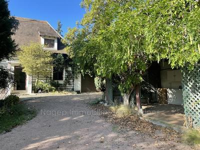 Propriété - 206 m² - 9 pièces