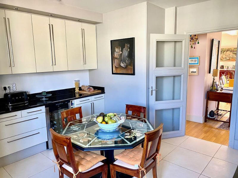 Appartement - 172 m² - 6 pièces