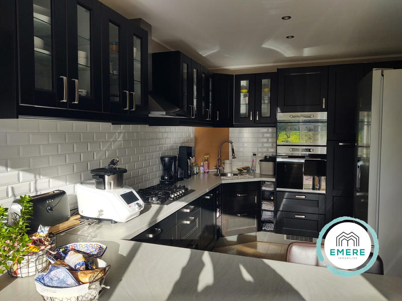 Maison - 99 m² - 5 pièces