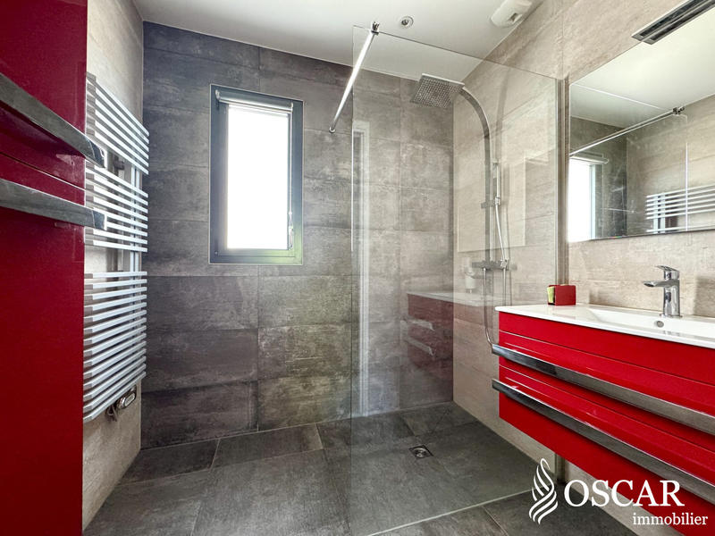 Maison contemporaine - 121 m² - 6 pièces