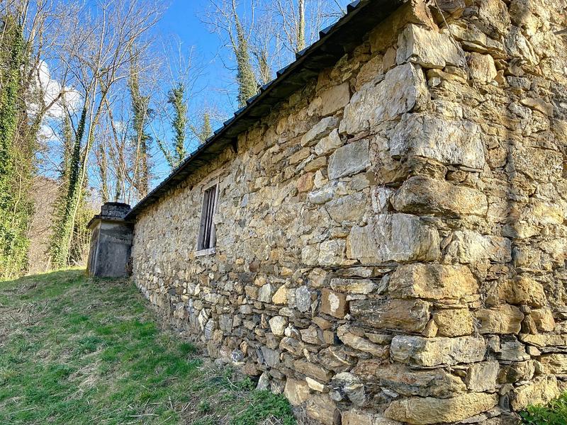 Grange - 120 m² - 2 pièces