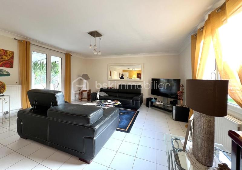 Maison - 92 m² - 5 pièces