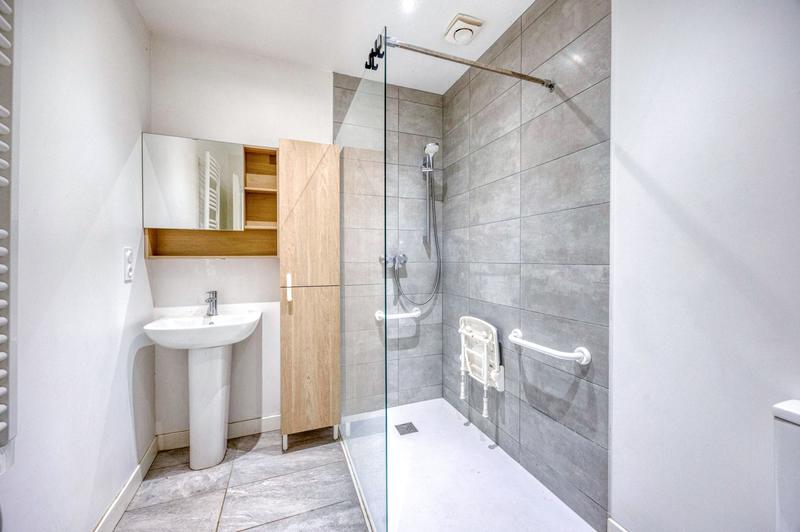 Maison - 227 m² - 10 pièces