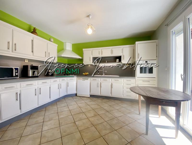 Maison - 365 m² - 5 pièces