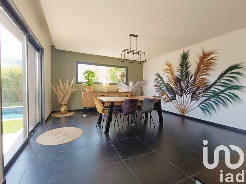 Maison - 230 m² - 7 pièces