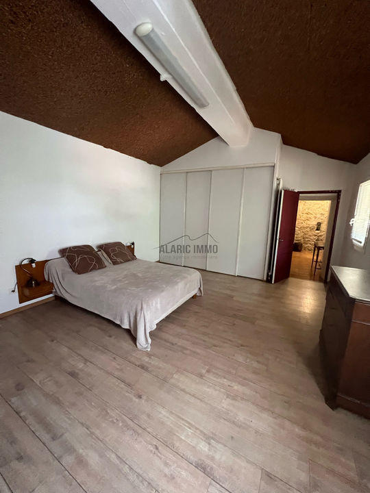 Maison - 219 m² - 8 pièces