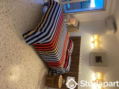 Chambre - 12 m² - 1 pièce