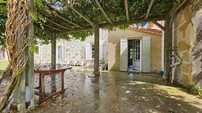 Maison - 285 m² - 11 pièces