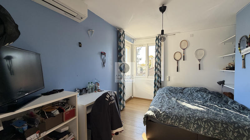 Maison - 228 m² - 7 pièces