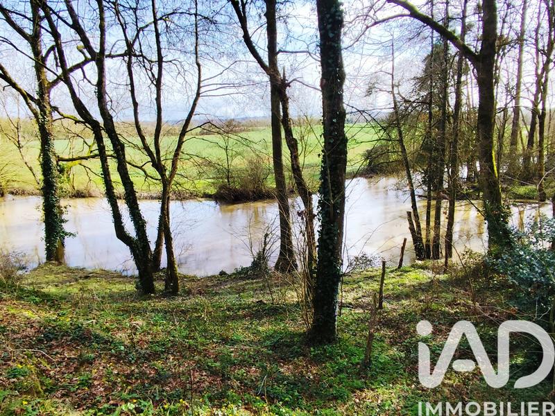 Maison - 230 m² - 8 pièces