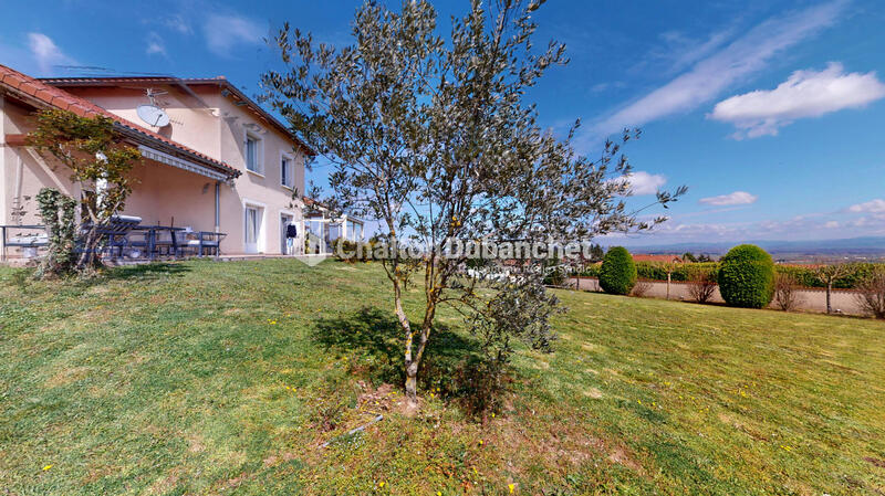 Maison - 170 m² - 8 pièces