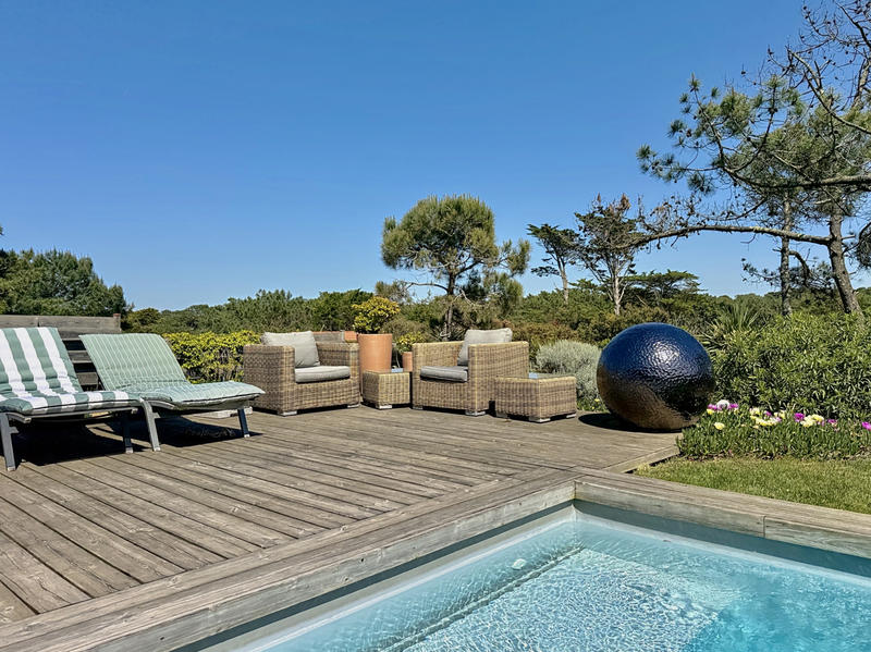 Villa - 208 m² - 9 pièces