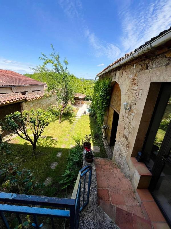 Maison - 260 m² - 12 pièces