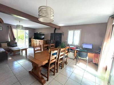 Maison traditionnelle - 140 m² - 7 pièces