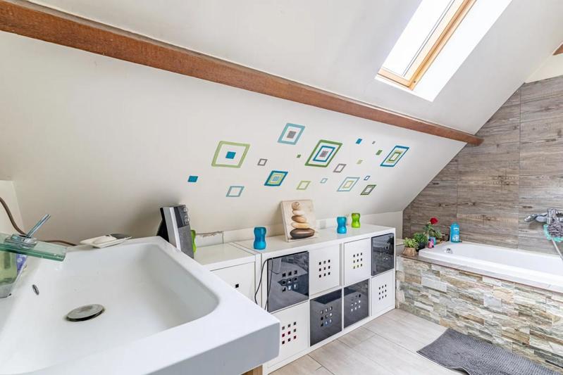 Maison - 220 m² - 7 pièces