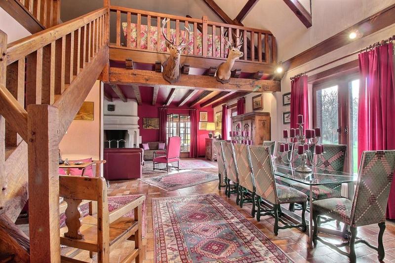 Propriété - 328 m² - 10 pièces