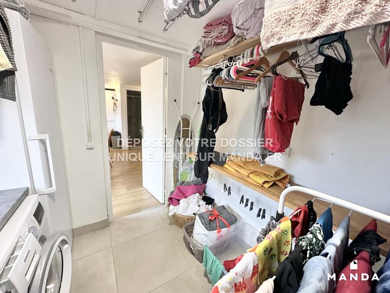 Chambre - 12 m² - 10 pièces