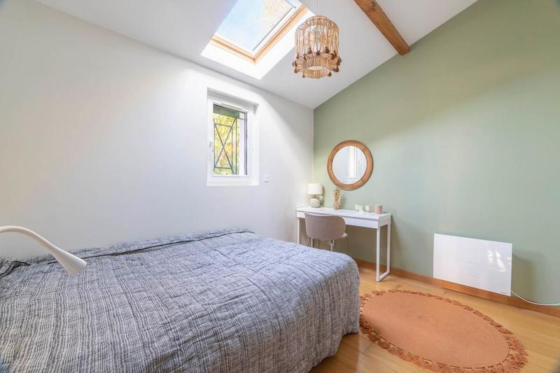 Maison - 240 m² - 6 pièces