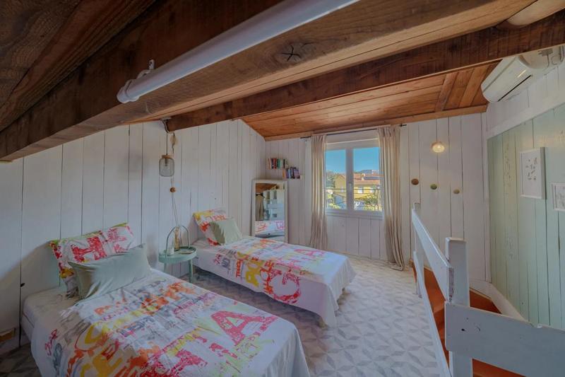 Maison - 350 m² - 6 pièces