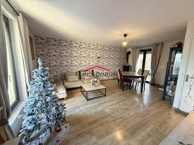 Maison traditionnelle - 108 m² - 5 pièces