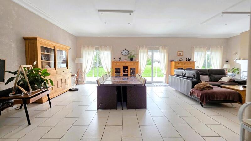 Maison - 195 m² - 7 pièces