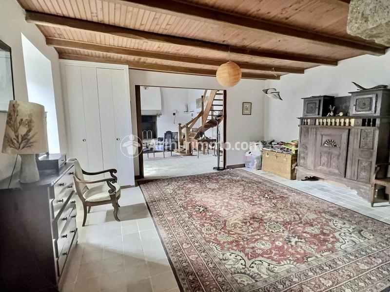 Maison - 341 m² - 13 pièces